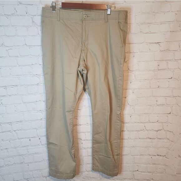 Men's Lee "Slim Fit" khaki pants, size 36 X 30 - Picture 1 of 4
